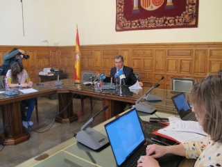 El presidente del TSJ de Andalucía, Lorenzo del Río, atiende a la prensa